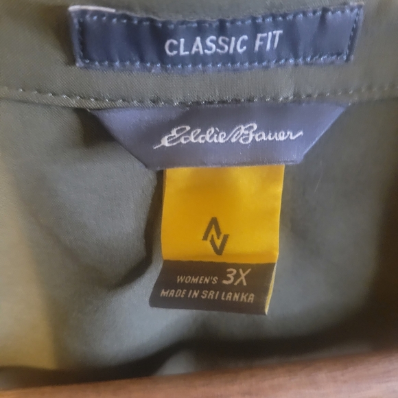 Eddie Bauer Women's Classic Fit Olive Green Button Up Shirt. Size 3X - Picture 1 of 4